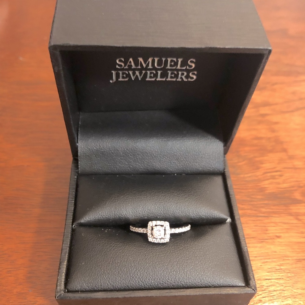 Samuels Jewelers 14k White Gold Diamond Halo Ring